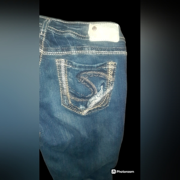 Womens Size 27 waist 33 Length Silver jeans. Slim boot. - Picture 2 of 5